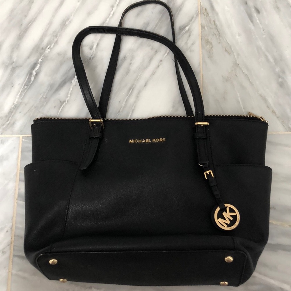 Micheal Kors Jet Set purse